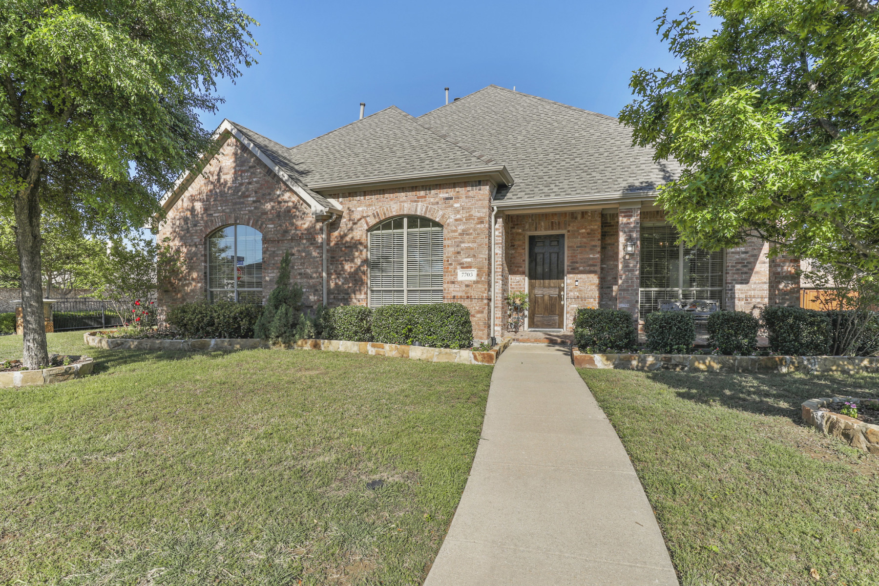 7703 Glencrest Drive Sachse TX 75048